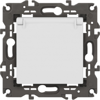 Розетка 2P+E ЭРА ELEGANCE SCHUKO 14-2103-01 со шторками с крышкой 16A-250В, IP20 белый